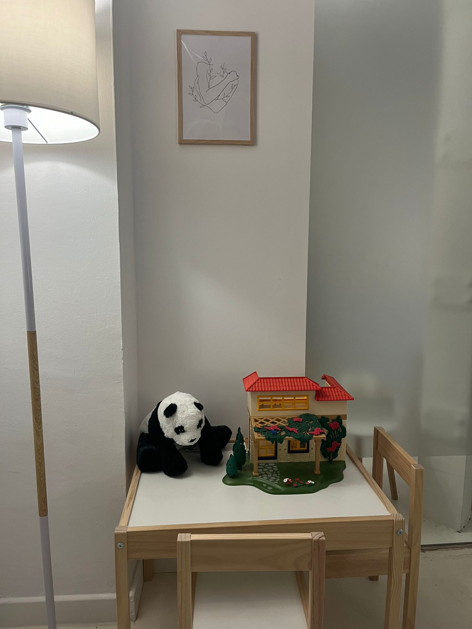 Child therapeutic work area
